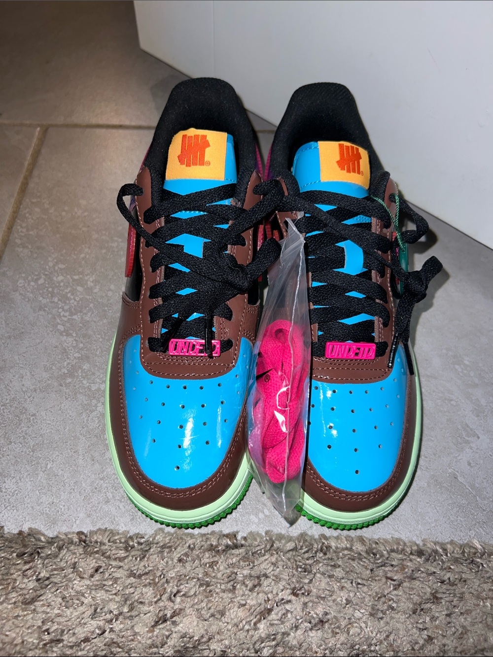 NEVER WORN!!! WOMENS 8 Nike Air Force 1 Low SP Undefeated Multi-Patent Pink Prim